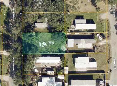 200 Verona St, Nokomis, FL 34275