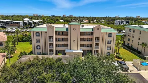432 Bouchelle Dr #102, New Smyrna Beach, FL 32169