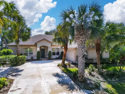 2 Cedarfield Ct, Palm Coast, FL 32137