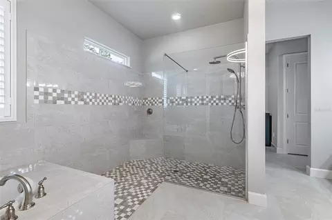 Bath - 998 Downshire Ln, Ormond Beach, FL 32174 photo 4 of 9