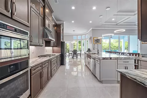 Kitchen - 998 Downshire Ln, Ormond Beach, FL 32174 photo 5 of 9