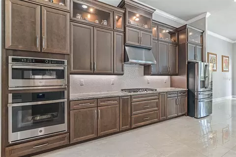 Kitchen - 998 Downshire Ln, Ormond Beach, FL 32174 photo 4 of 9