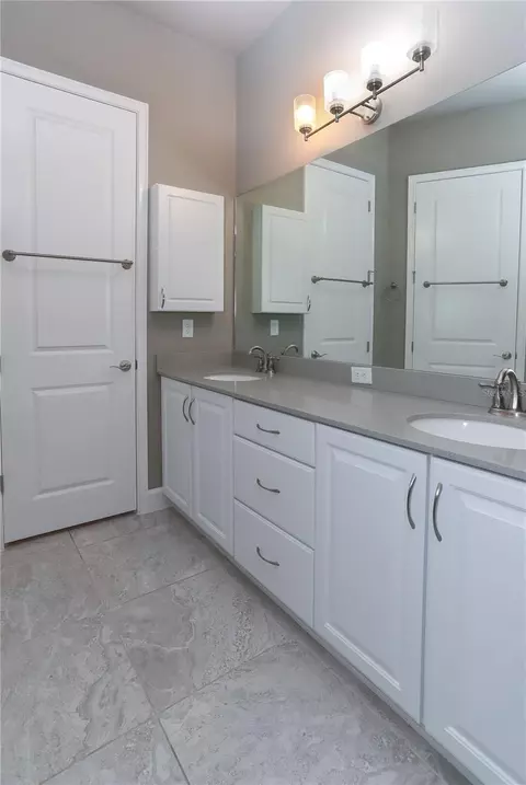 Bath - 875 Pinewood Dr, Ormond Beach, FL 32174 photo 4 of 15
