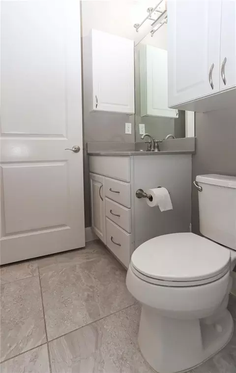 Bath - 875 Pinewood Dr, Ormond Beach, FL 32174 photo 12 of 15