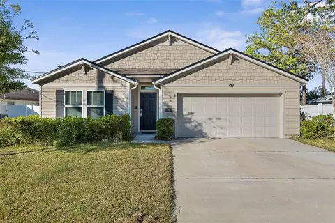 18 Pacific Dr, Palm Coast, FL 32164