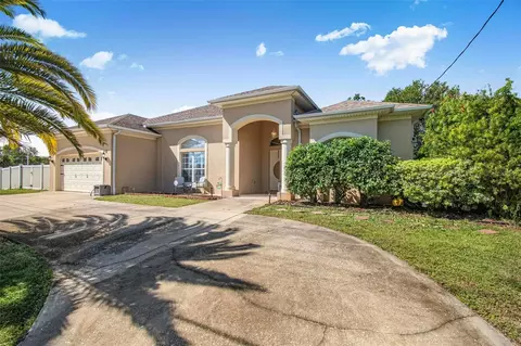 1 Woodbury Dr, Palm Coast, FL 32164