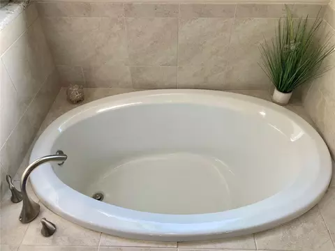 Bath - 3078 Silvermines Ave, Ormond Beach, FL 32174 photo 8 of 16