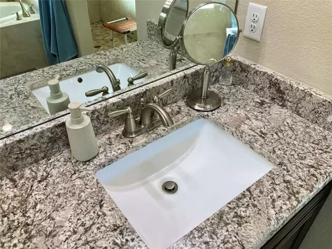 Bath - 3078 Silvermines Ave, Ormond Beach, FL 32174 photo 4 of 16