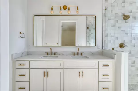 Bath - 7 Sebastian Ave #D, Saint Augustine, FL 32084 photo 4 of 7