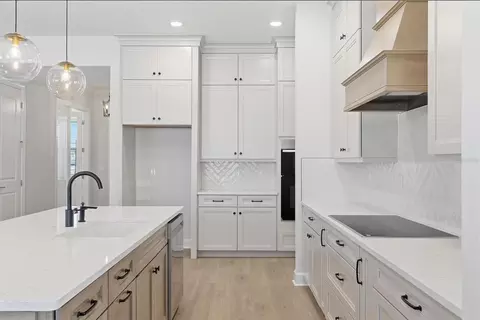 Kitchen - 116 Beachview Dr, Ormond Beach, FL 32174 photo 5 of 12