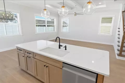 Kitchen - 116 Beachview Dr, Ormond Beach, FL 32174 photo 10 of 12