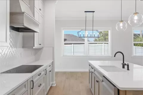 Kitchen - 116 Beachview Dr, Ormond Beach, FL 32174 photo 4 of 12