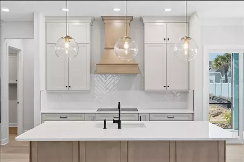 Kitchen - 116 Beachview Dr, Ormond Beach, FL 32174 photo 8 of 12