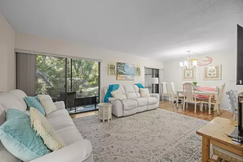 Living - 37 Alcira Ct #37, Saint Augustine, FL 32086 photo 2 of 4