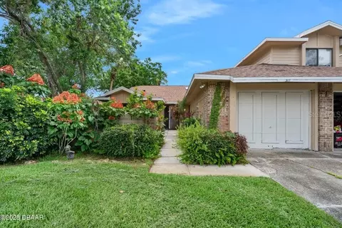 517 Brown Pelican Dr, Daytona Beach, FL 32119