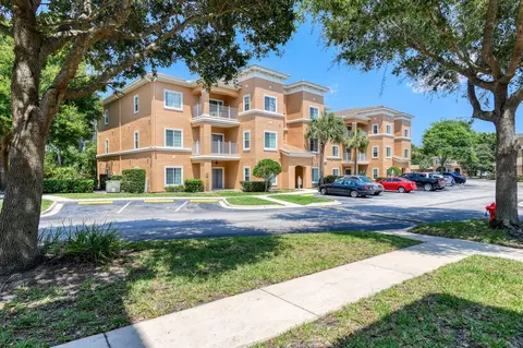 605 Fairway Dr #203, Saint Augustine, FL 32084