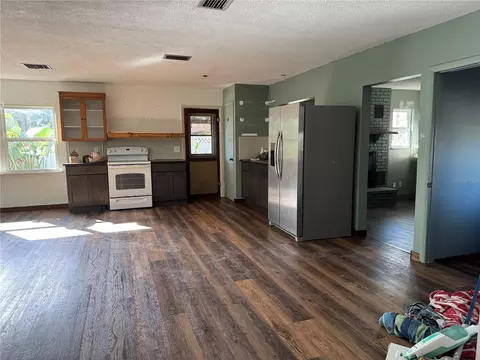 Living - 861 Palermo Rd, Saint Augustine, FL 32086 photo 2 of 9