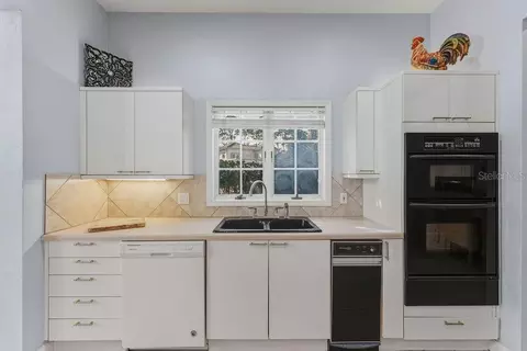 Kitchen - 24 Bay Pointe Dr, Ormond Beach, FL 32174 photo 2 of 8