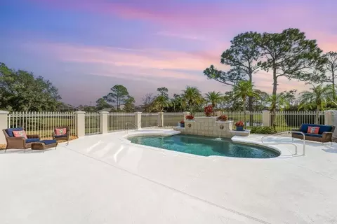 Exterior - 24 Bay Pointe Dr, Ormond Beach, FL 32174 photo 6 of 8