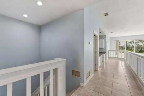 Entry Way - 24 Bay Pointe Dr, Ormond Beach, FL 32174 photo 5 of 9