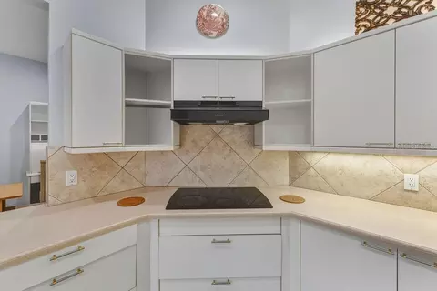 Kitchen - 24 Bay Pointe Dr, Ormond Beach, FL 32174 photo 4 of 8