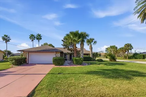 2 Clarendon Ct S, Palm Coast, FL 32137