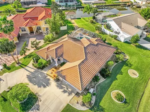2 Cher Ct, Palm Coast, FL 32137
