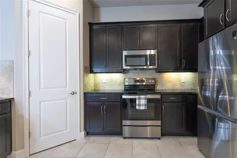 Kitchen - 3 Newhaven Ln, Ormond Beach, FL 32174 photo 4 of 6