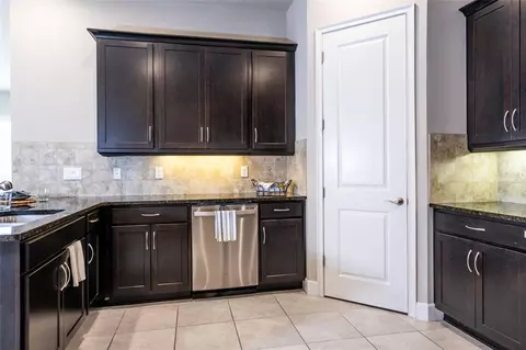 Kitchen - 3 Newhaven Ln, Ormond Beach, FL 32174 photo 3 of 6