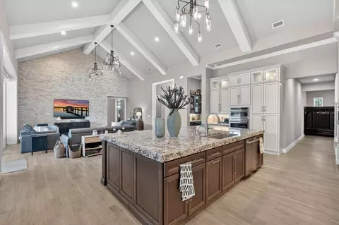 Kitchen - 1023 Sudbury Ln, Ormond Beach, FL 32174 photo 3 of 7