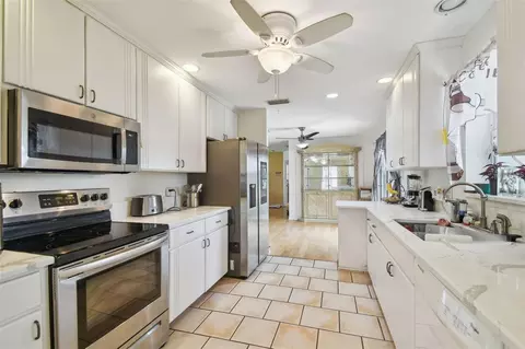 Kitchen - 317 Shore Dr E, Oldsmar, FL 34677 photo 3 of 3