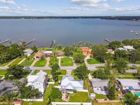 View/Area - 317 Shore Dr E, Oldsmar, FL 34677 photo 5 of 6