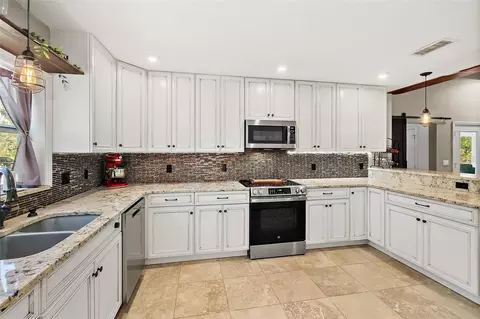Kitchen - 998 County Road 302, Bunnell, FL 32110 photo 1 of 4