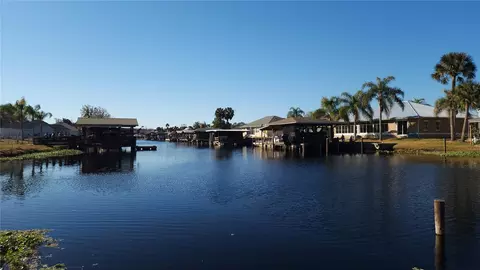 1628 River Rd, Astor, FL 32102