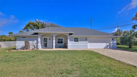 28 Ames Ln, Daytona Beach, FL 32118
