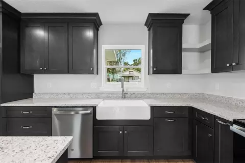 Kitchen - 261 S Main St, Bunnell, FL 32110 photo 7 of 9