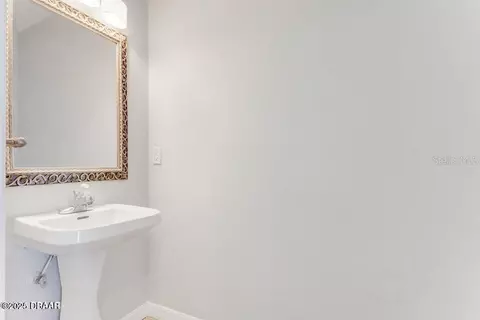 Bath - 3072 Ocean Shore Blvd, Ormond Beach, FL 32176 photo 3 of 6