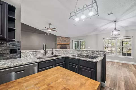 Kitchen - 2950 Kings Rd, Saint Augustine, FL 32086 photo 4 of 6