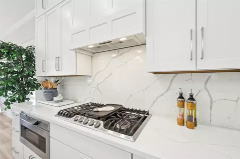 Kitchen - 46 Iris Creek Dr, Saint Augustine, FL 32092 photo 3 of 5