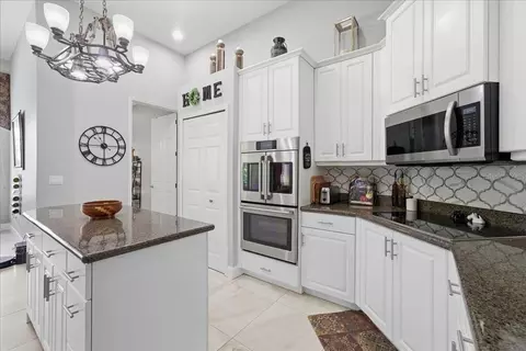 Kitchen - 800 Arbor Glen Ct, Ormond Beach, FL 32174 photo 2 of 3