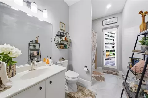 Bath - 800 Arbor Glen Ct, Ormond Beach, FL 32174 photo 4 of 4