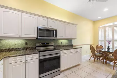 Kitchen - 3003 Glin Cir, Ormond Beach, FL 32174 photo 6 of 6