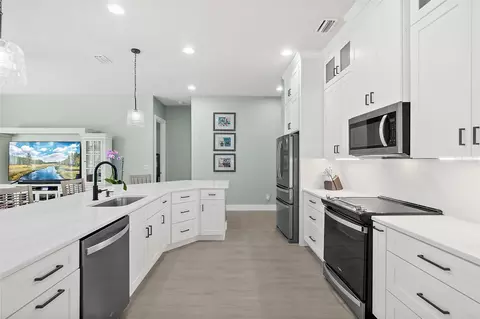 Kitchen - 1029 Stone Lake Dr, Ormond Beach, FL 32174 photo 6 of 8