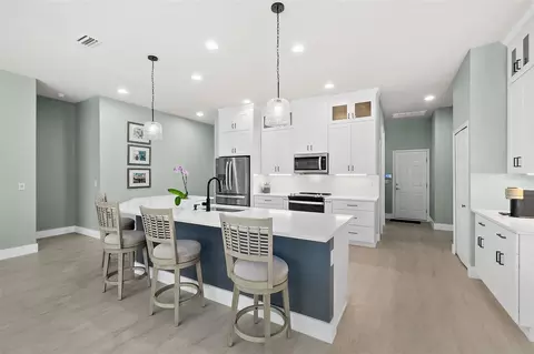 Kitchen - 1029 Stone Lake Dr, Ormond Beach, FL 32174 photo 5 of 8