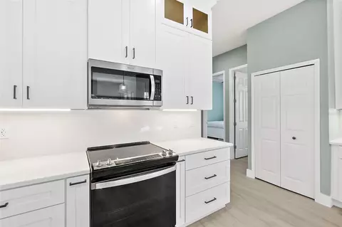 Kitchen - 1029 Stone Lake Dr, Ormond Beach, FL 32174 photo 7 of 8
