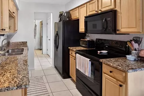 Kitchen - 12 Brigantine Ct, Saint Augustine, FL 32080 photo 4 of 5