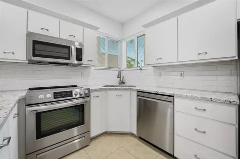 Kitchen - 41 Magnolia Dr S #41, Ormond Beach, FL 32174 photo 2 of 3