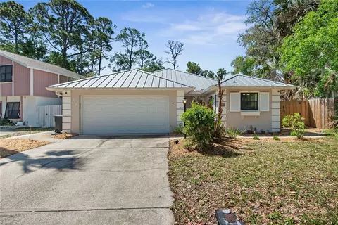 Exterior - 116 Pine Tree St, Flagler Beach, FL 32136 photo 7 of 10
