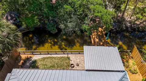 Exterior - 116 Pine Tree St, Flagler Beach, FL 32136 photo 6 of 10