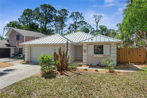 Exterior - 116 Pine Tree St, Flagler Beach, FL 32136 photo 8 of 10